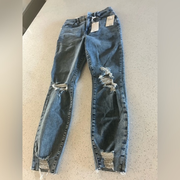 Good American Women's Blue Distressed high waisted skinny Jean size 2/26 NWT - Picture 2 of 6
